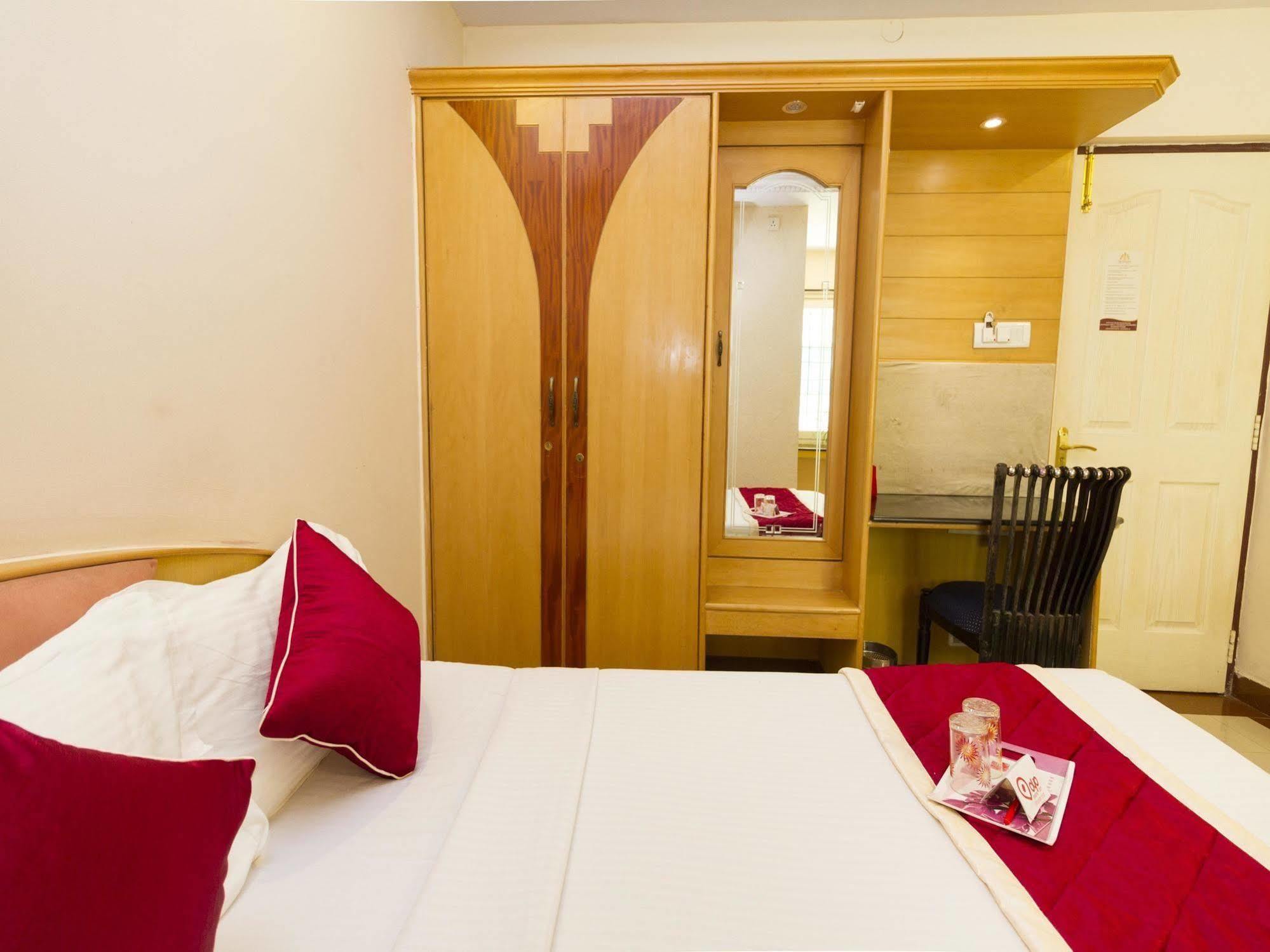Oyo 331 Hotel Skanda Shelters Bangalore Exteriör bild